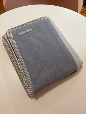 GUESS Blue Striped Throw Blanket